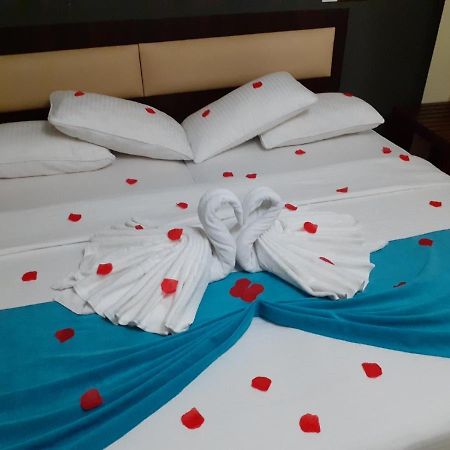 Seasunbeach Hotel Maldives Hulhumalé Buitenkant foto