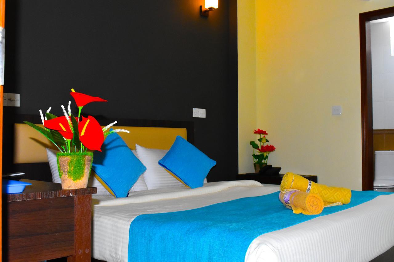 Seasunbeach Hotel Maldives Hulhumalé Buitenkant foto