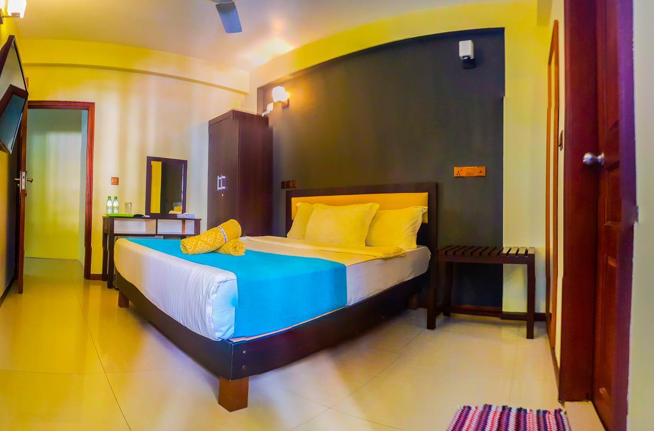 Seasunbeach Hotel Maldives Hulhumalé Buitenkant foto