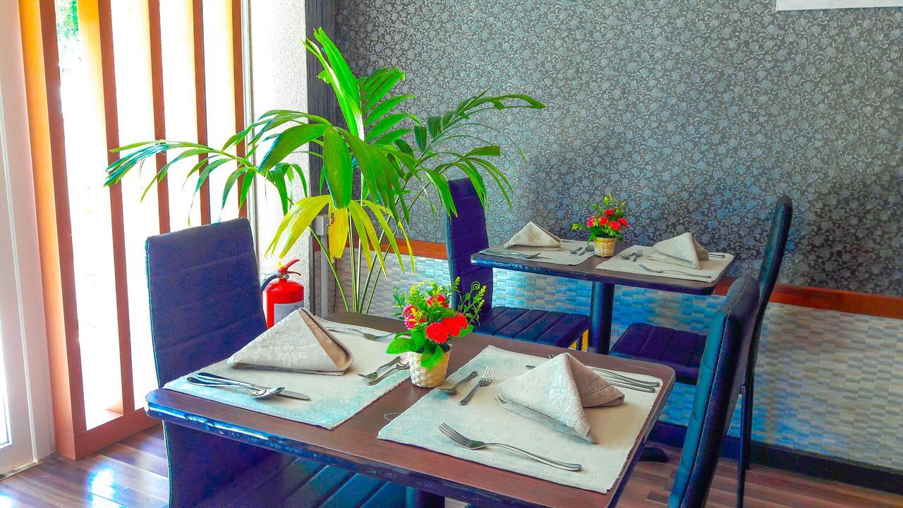 Seasunbeach Hotel Maldives Hulhumalé Buitenkant foto