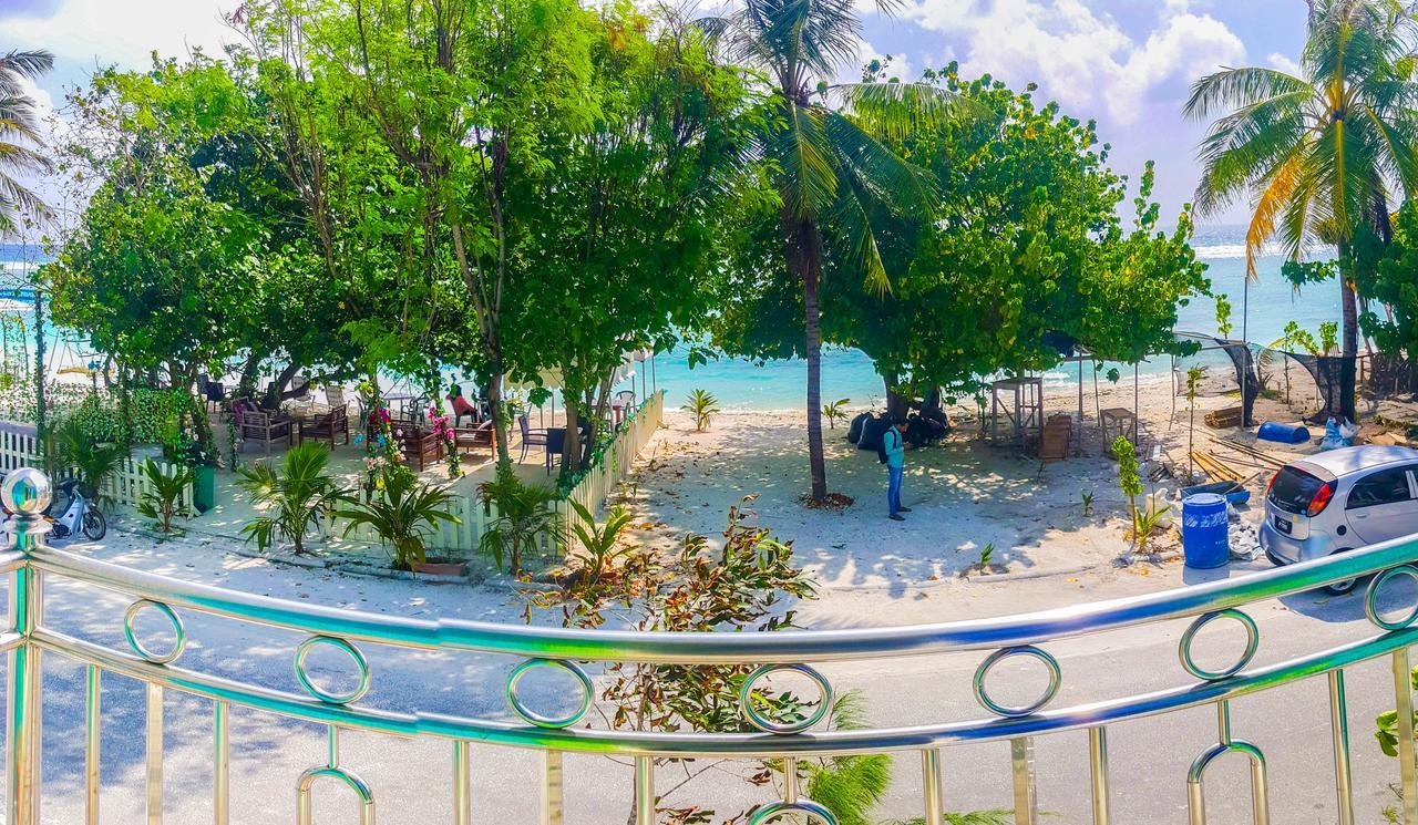 Seasunbeach Hotel Maldives Hulhumalé Buitenkant foto