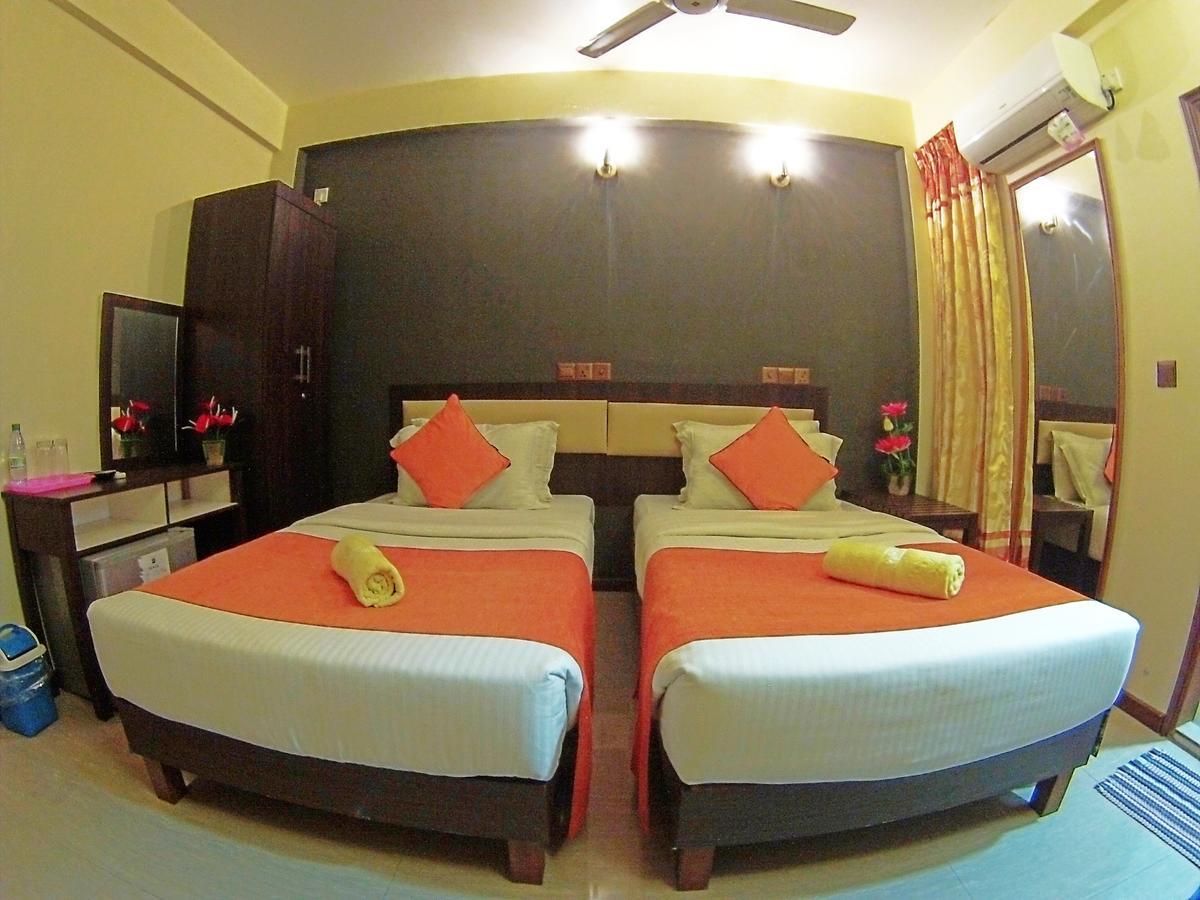 Seasunbeach Hotel Maldives Hulhumalé Buitenkant foto