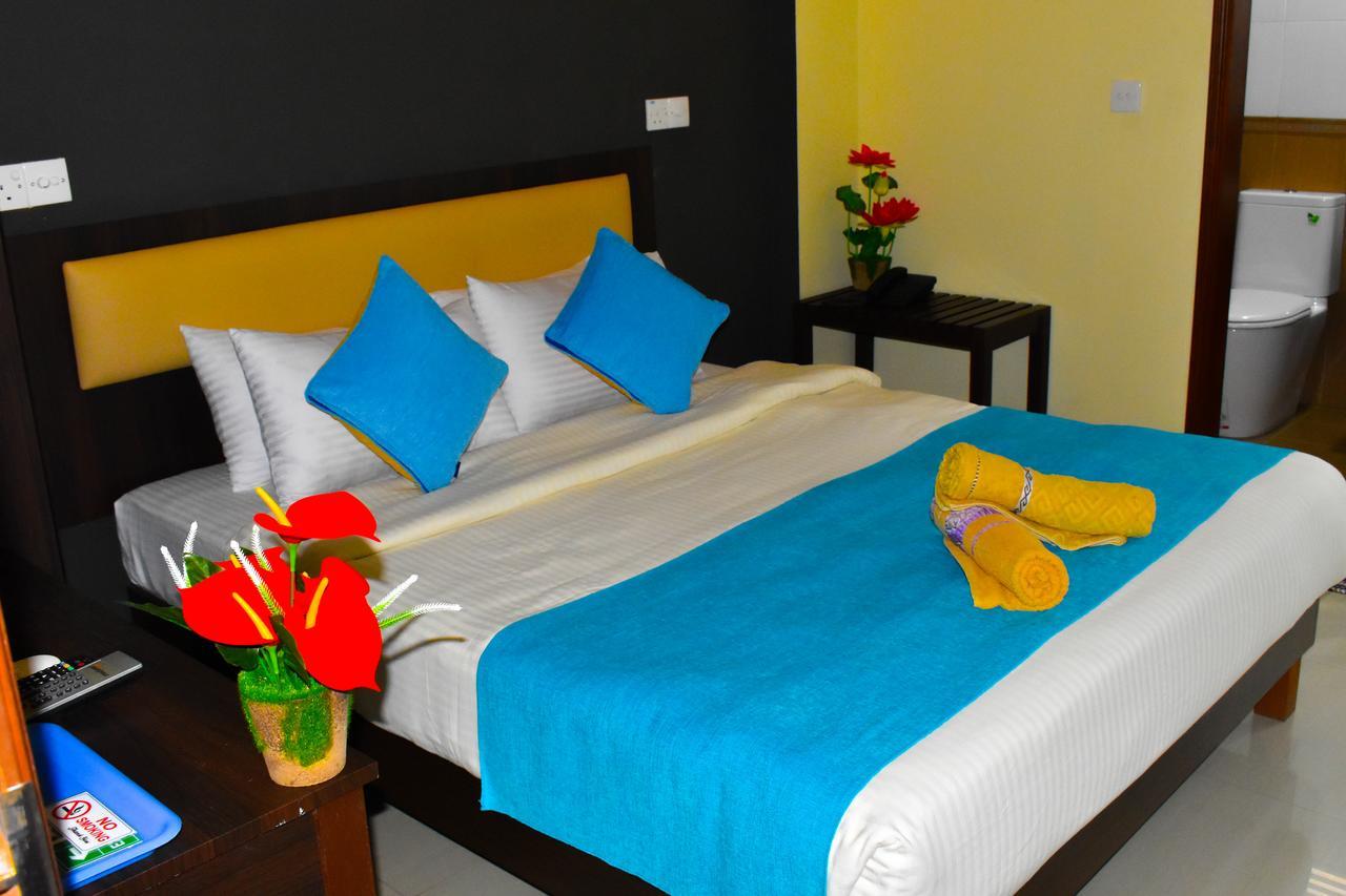 Seasunbeach Hotel Maldives Hulhumalé Buitenkant foto