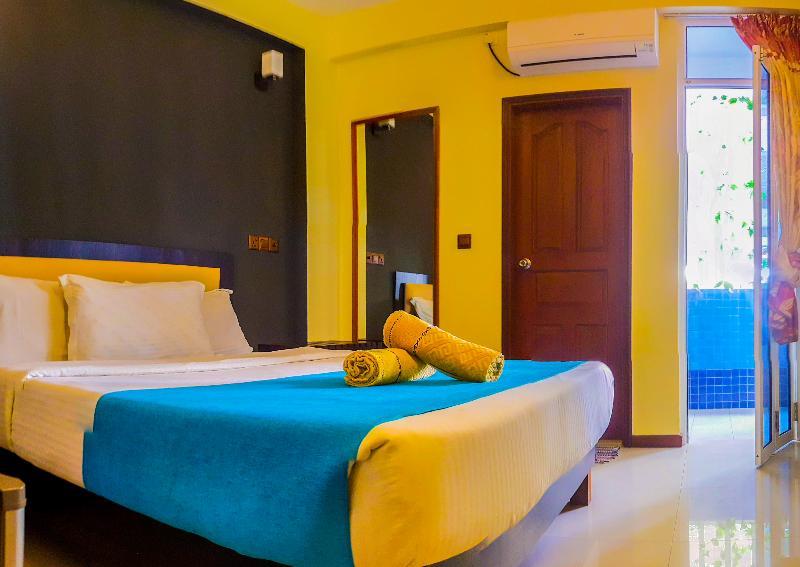 Seasunbeach Hotel Maldives Hulhumalé Buitenkant foto