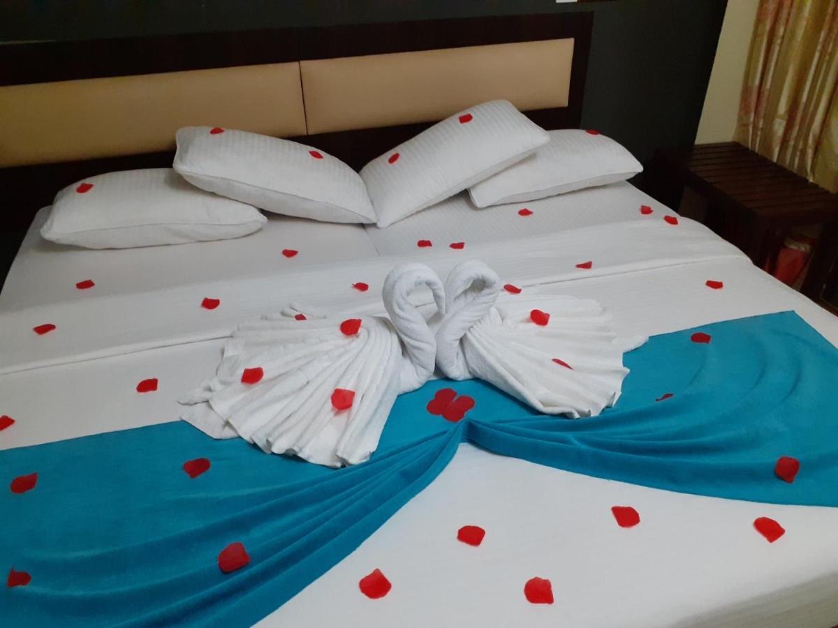 Seasunbeach Hotel Maldives Hulhumalé Buitenkant foto